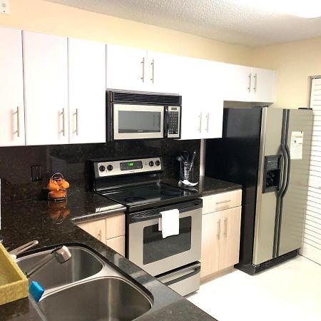 Renovated 2/2 Unit At Yacht Club/Aventura Lejlighed Eksteriør billede