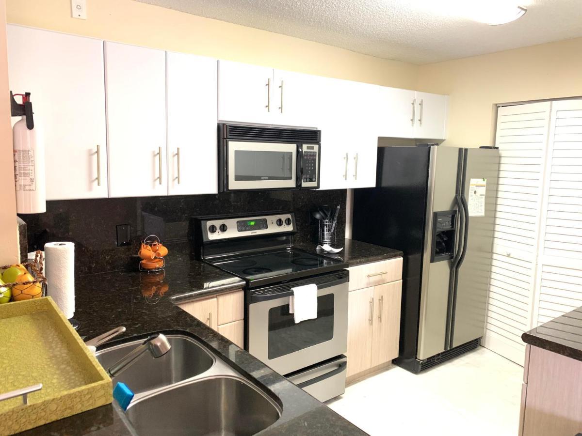 Renovated 2/2 Unit At Yacht Club/Aventura Lejlighed Eksteriør billede